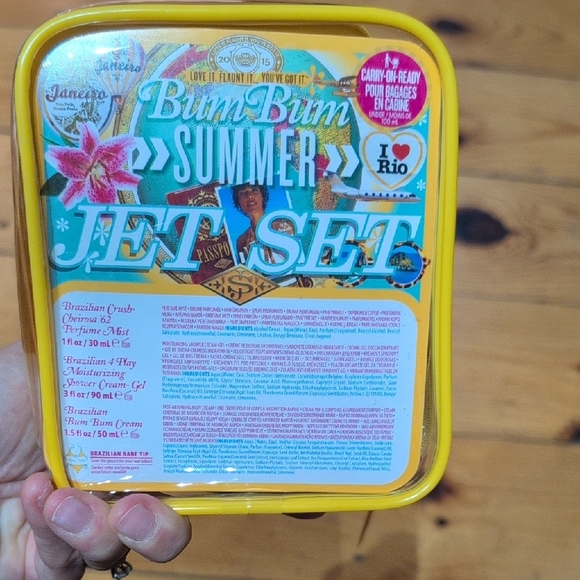 NWT Sol de Janeiro Travel Essentials Jet Set - Picture 2 of 4